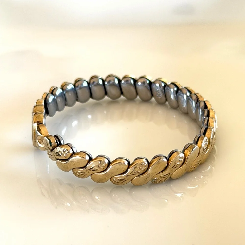 WWII Sweetheart Gold Filled Expansion Bracelet – Foster 12K GF, Petite Fit 4-5” - Picture 4 of 16